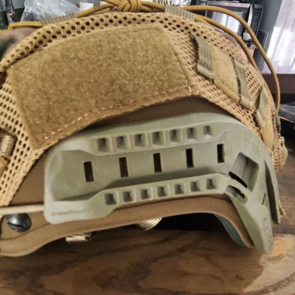 Image 3 - Highcut helemt