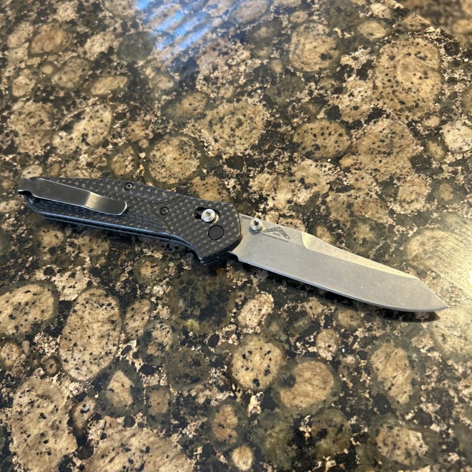 Image 2 - Benchmade 940 Carbon Fiber