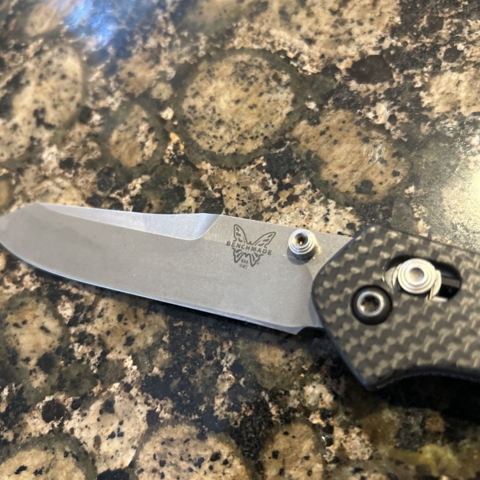 Image 4 - Benchmade 940 Carbon Fiber