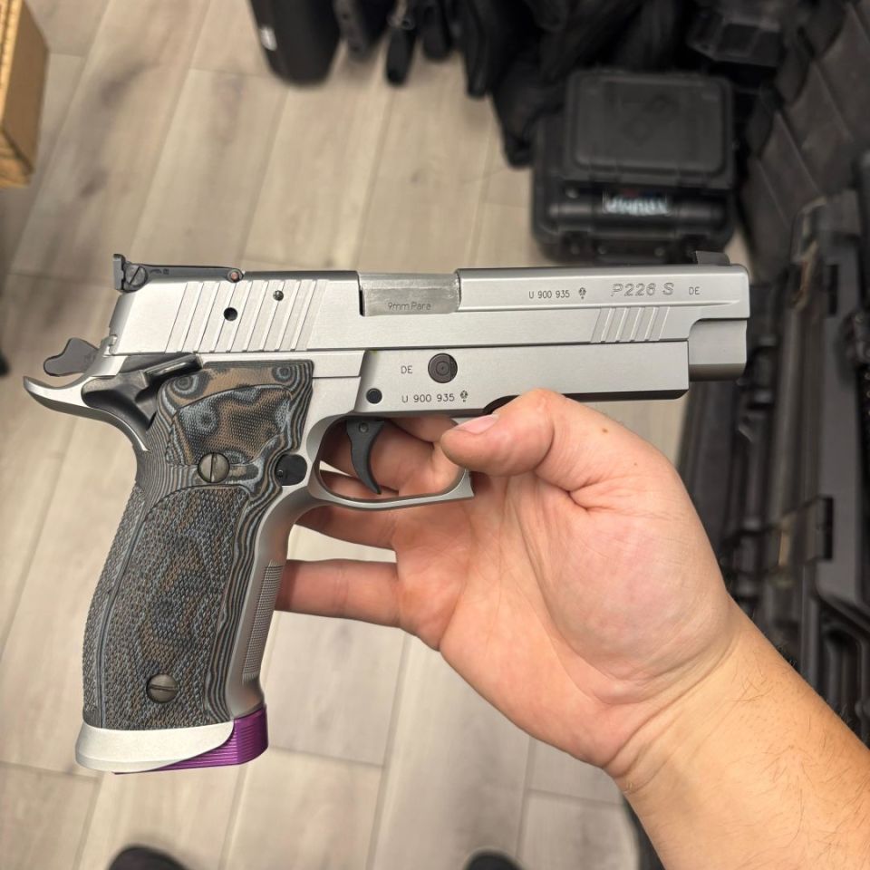 Image 1 - SIG P226S GERMANY - 9mm