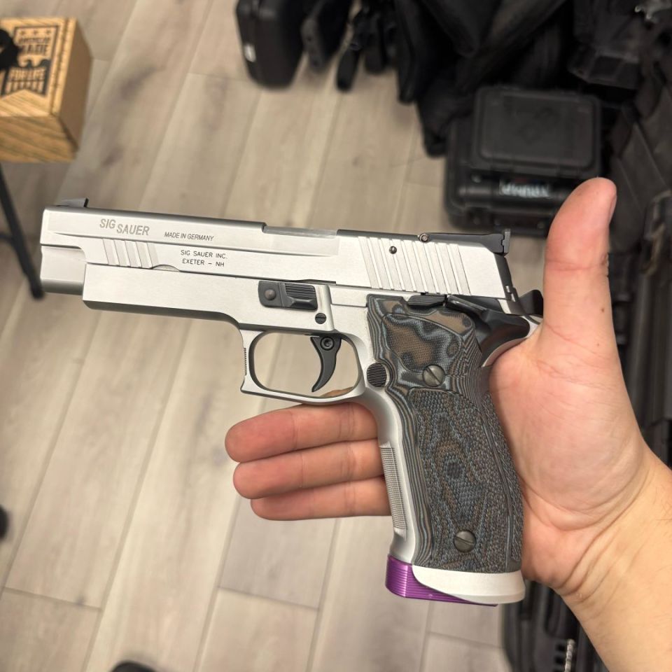 Image 2 - SIG P226S GERMANY - 9mm