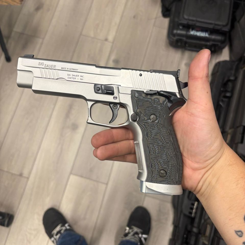 Image 2 - SIG P226S GERMANY - 40SW