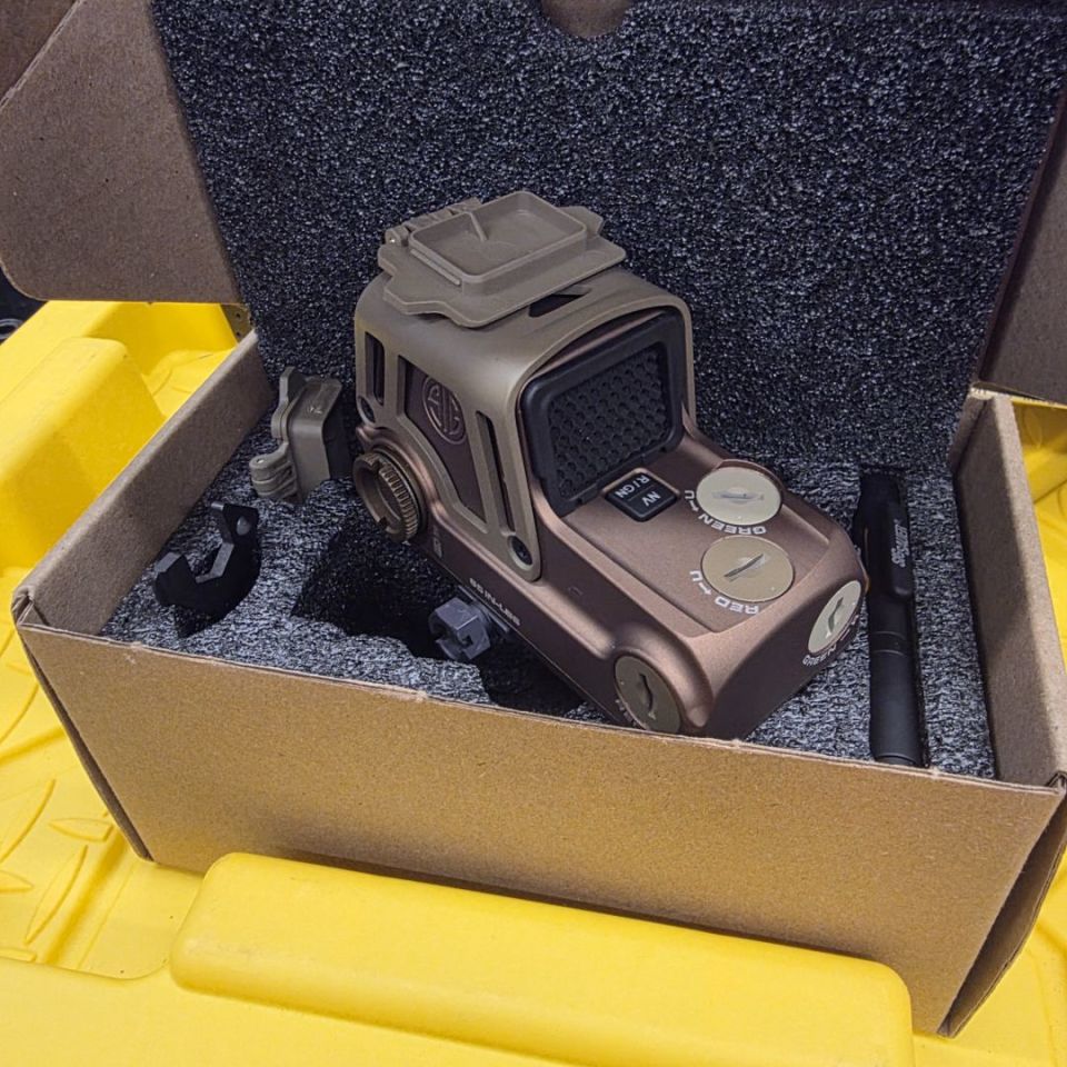 Image 2 - *Price Drop* Sig Romeo 9T