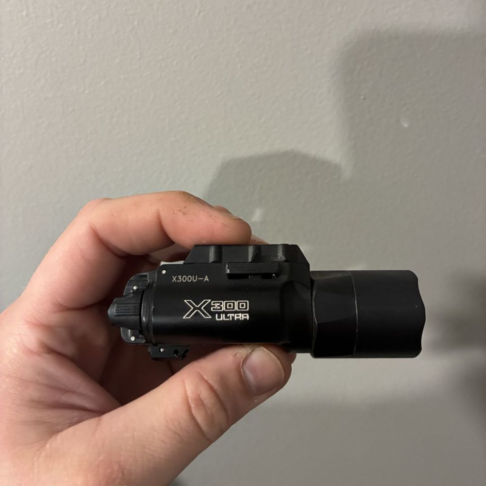 Image 2 - Surefire X300U-A 1000 lumen 
