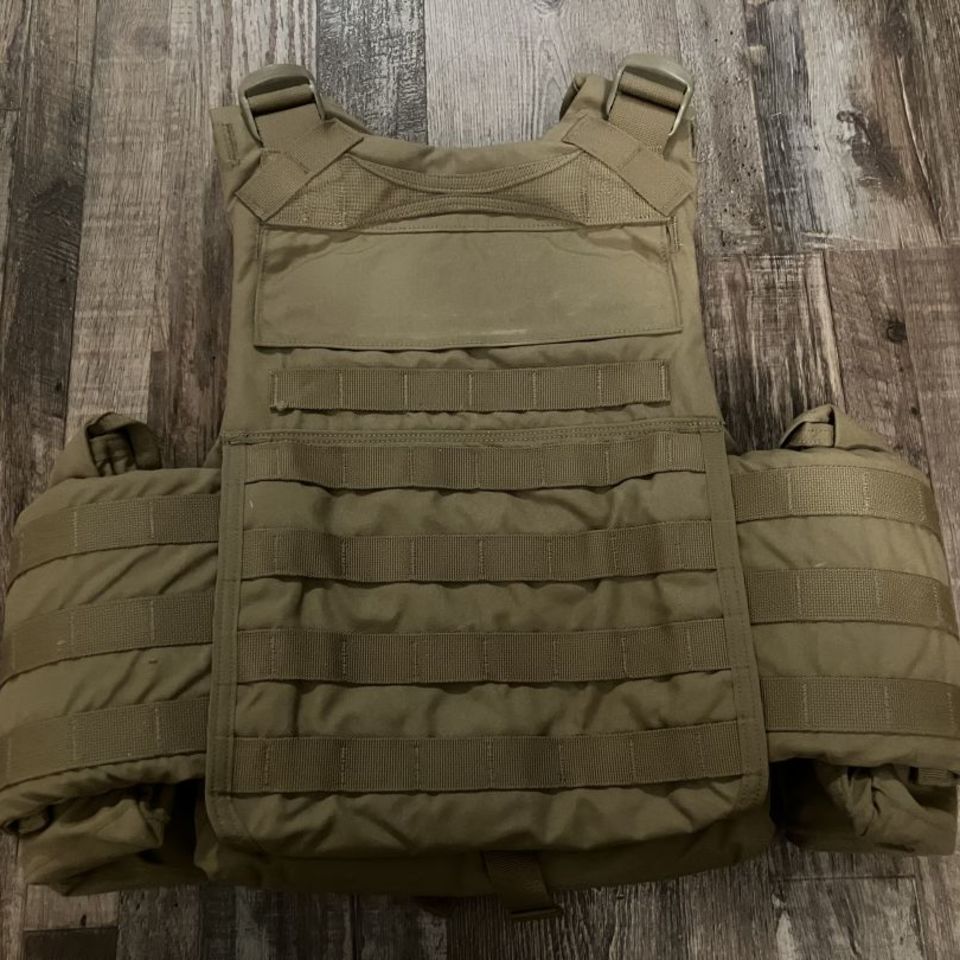 Image 2 - Small Coyote Brown IOTV Gen4