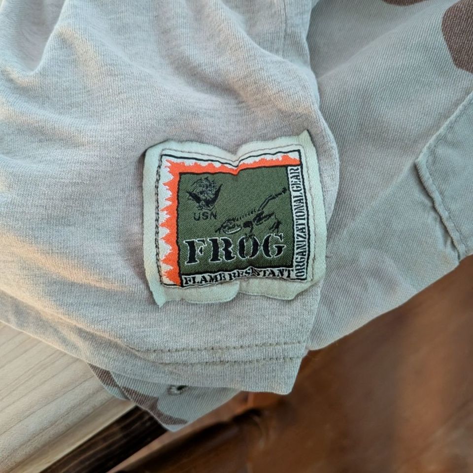 Image 2 - DCU FROG TOP RARE