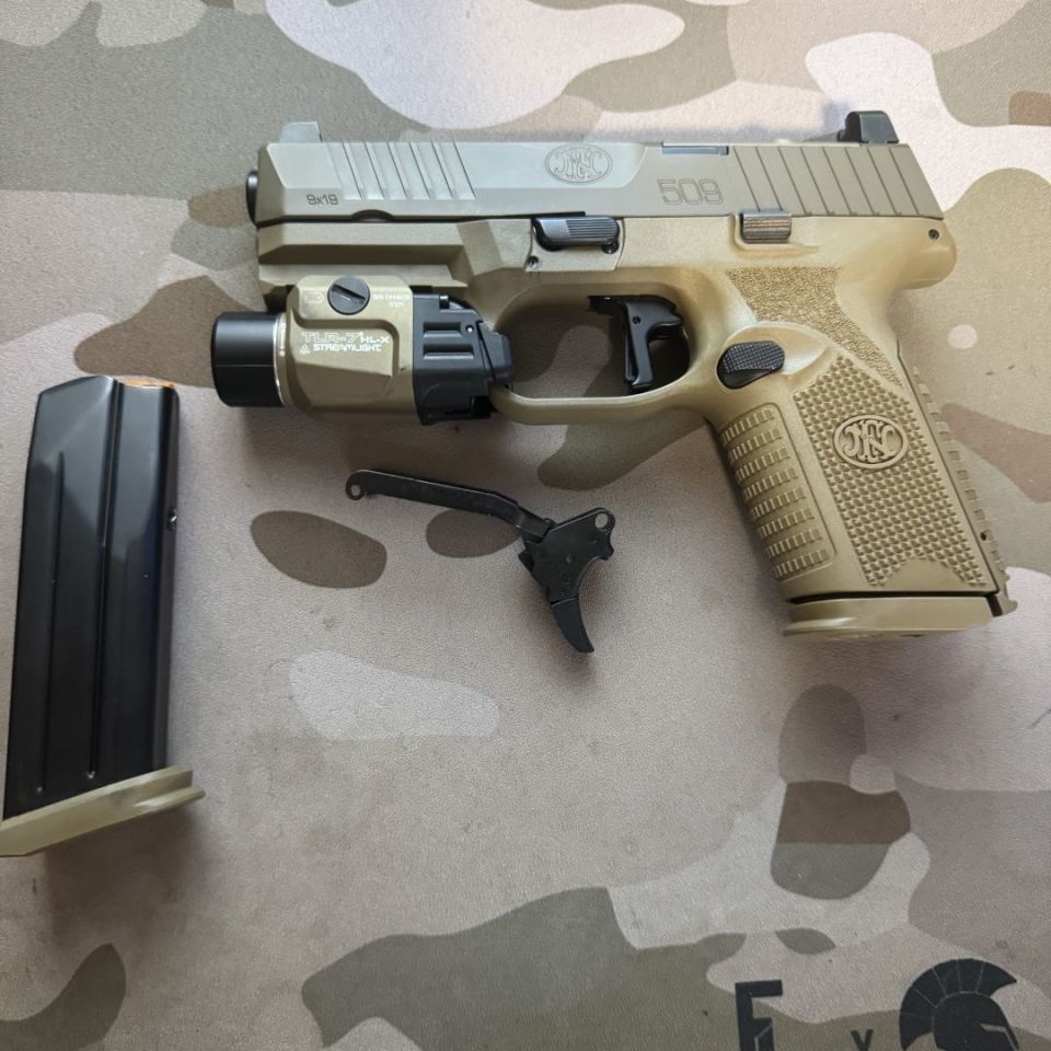 Image 4 - FN509M Apex trigger/ Ports