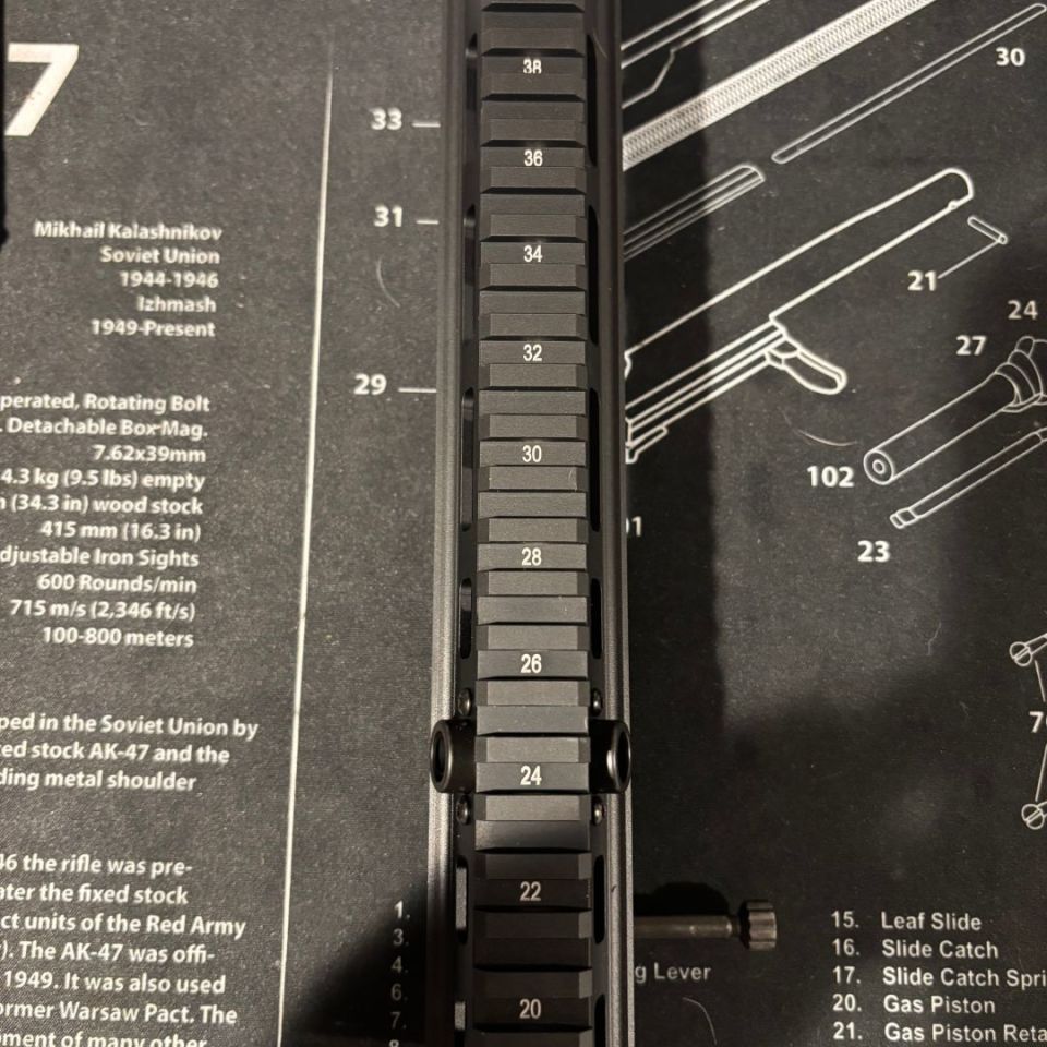 Image 3 - H&K MR556A4 OEM 10" handguard 