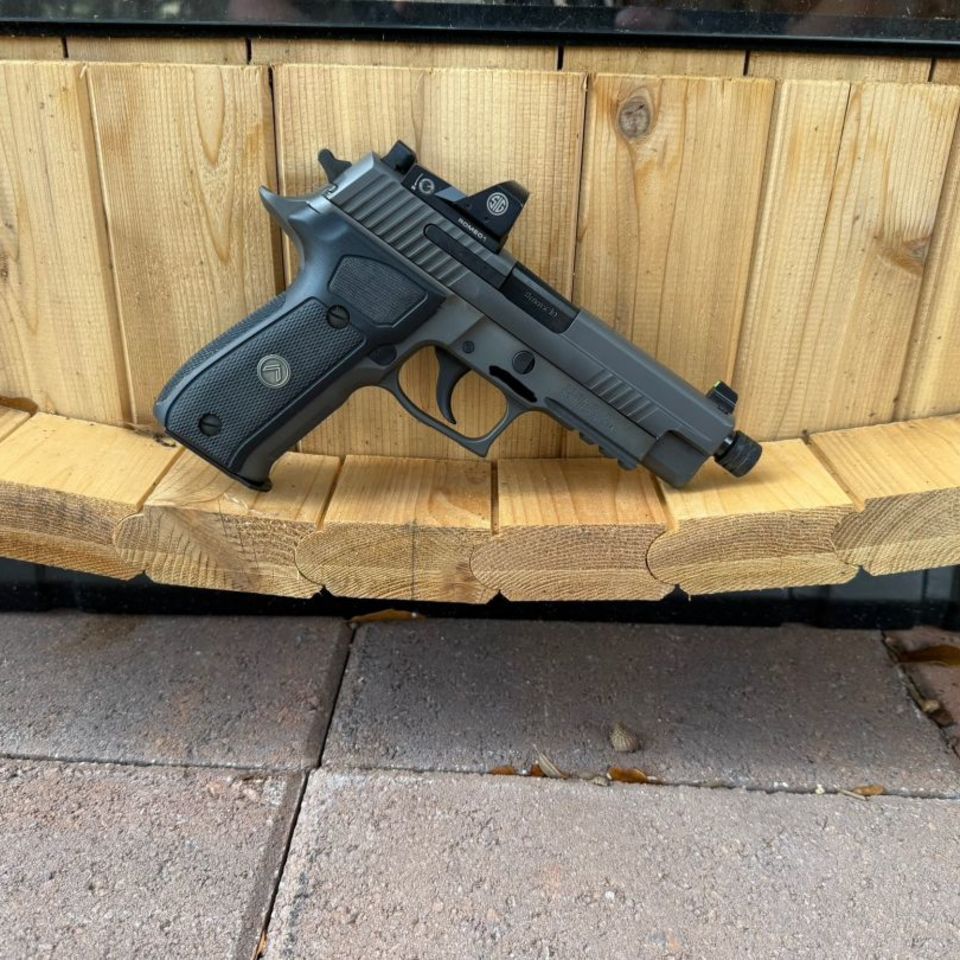 Image 2 - Sig Sauer 226 Legion w/optic