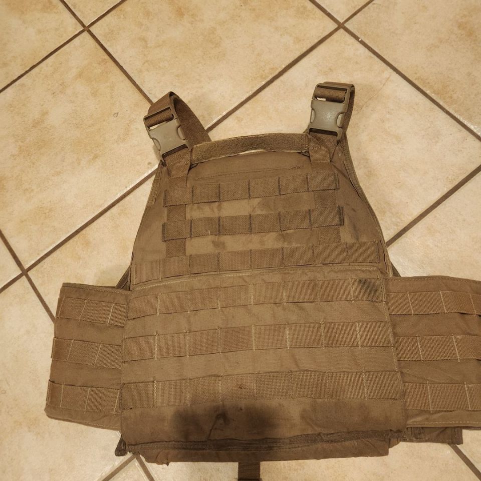 Image 2 - Eagle plate carrier