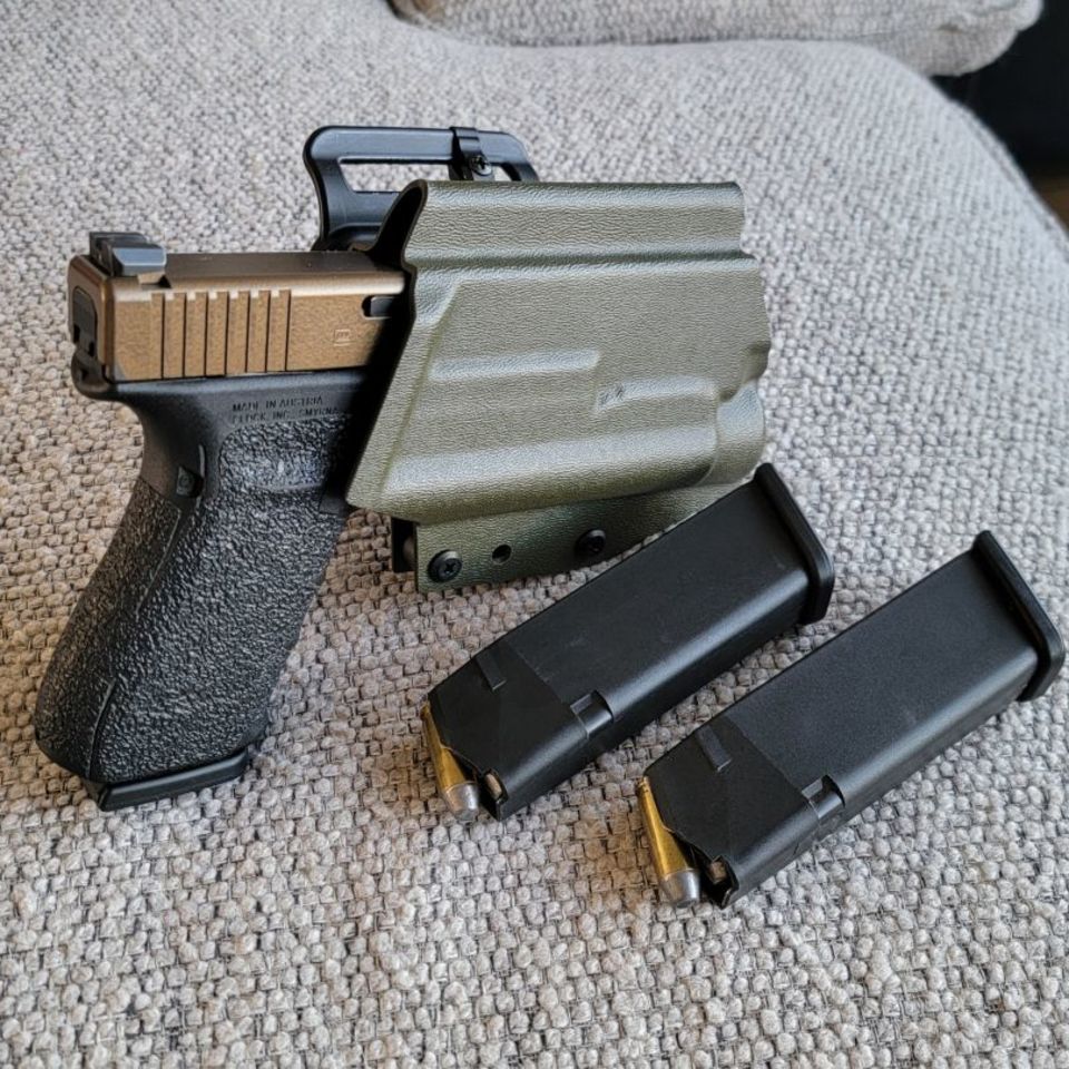 Image 1 - Glock 20 g4 ready to go