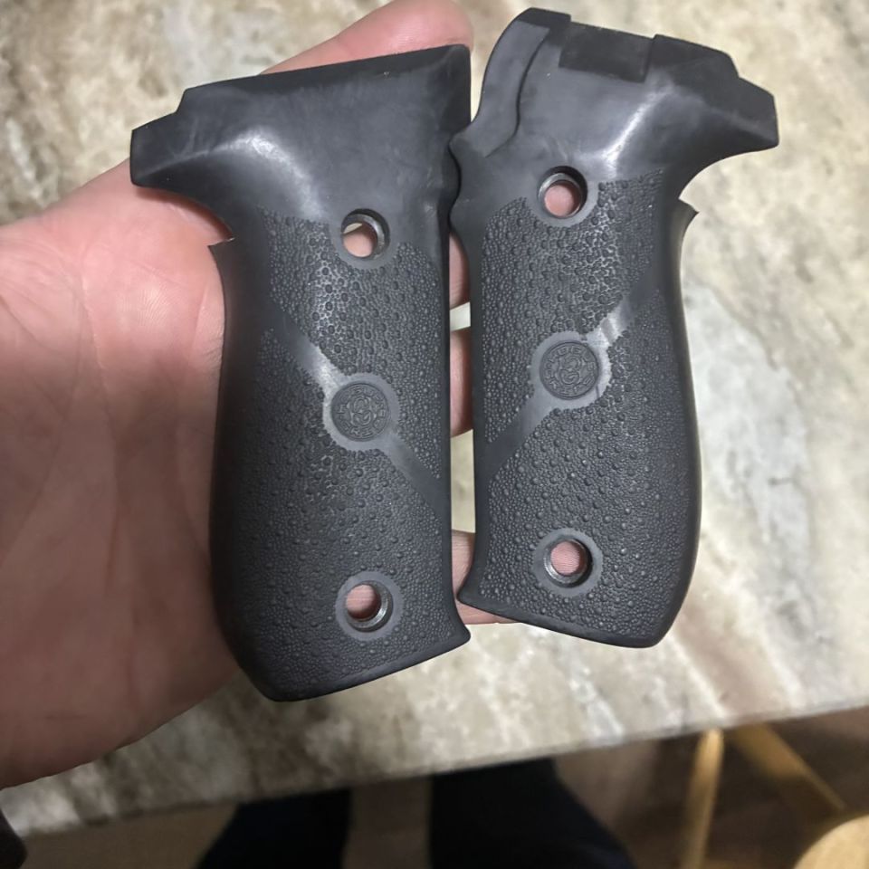 Image 4 - P226 Hogue Grips 3 sets