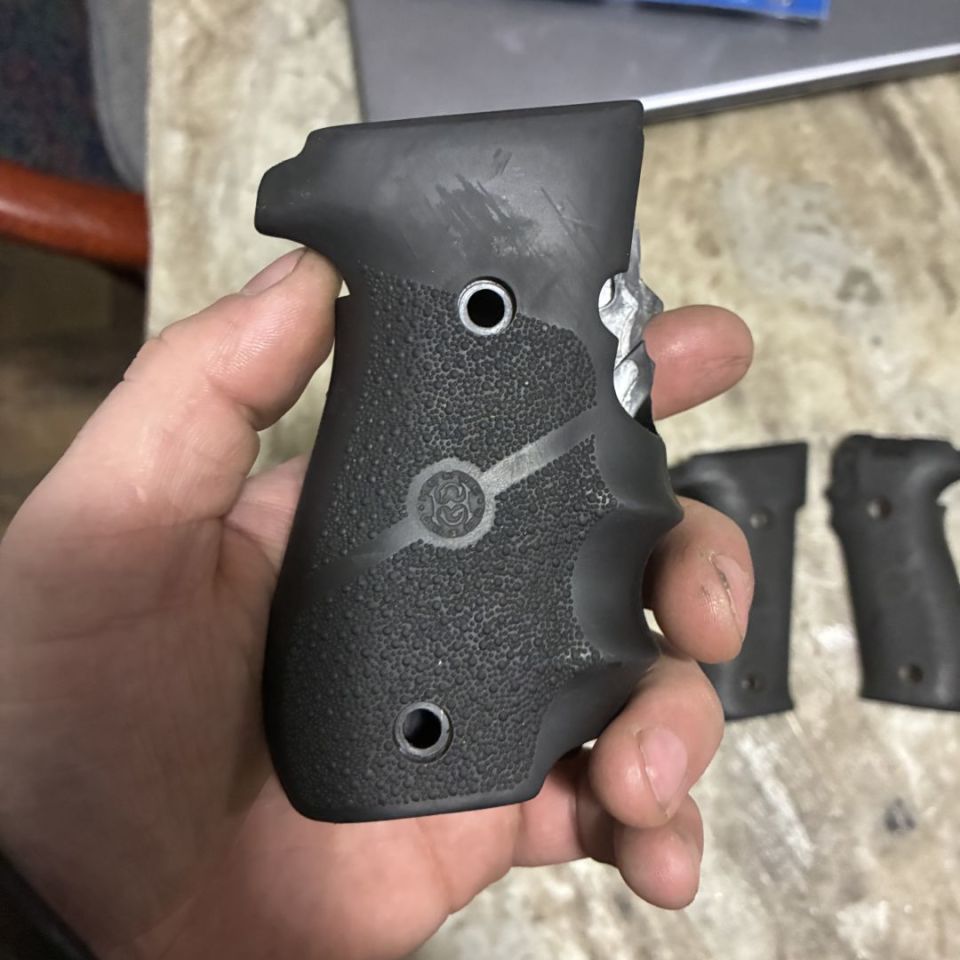 Image 2 - P226 Hogue Grips 3 sets