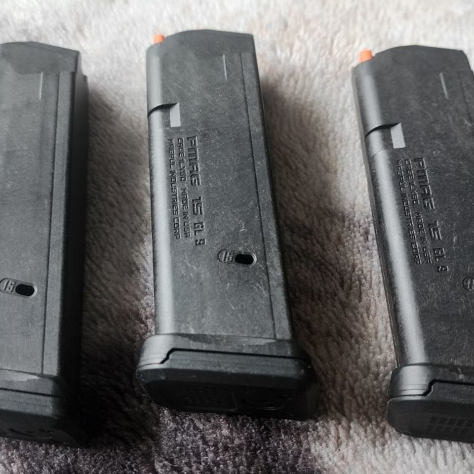 Image 2 - Glock 19 mags