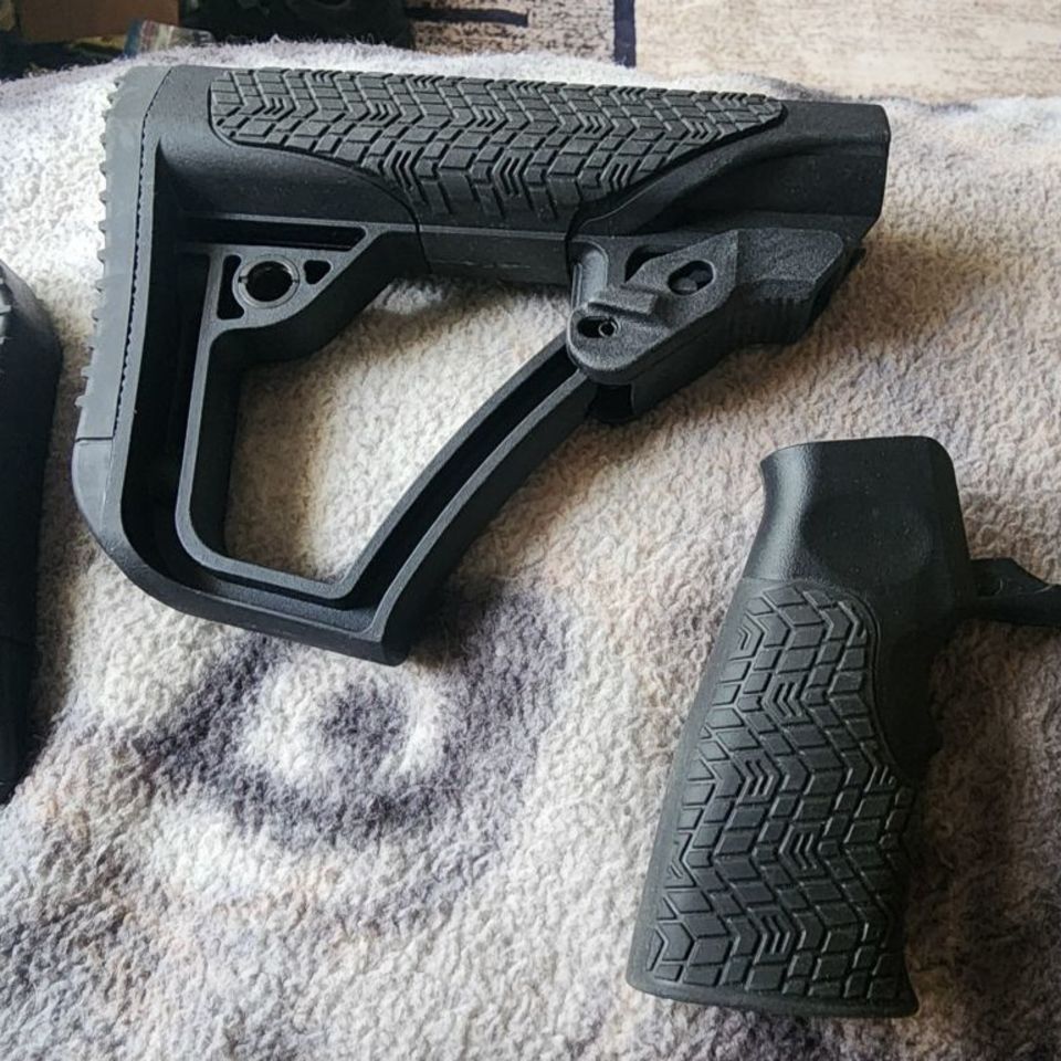 Image 2 - Daniel Defense stock and grip