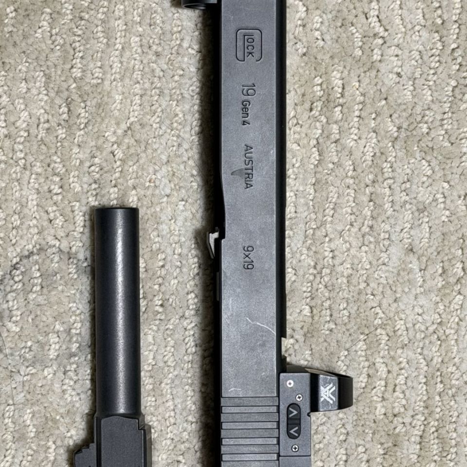 Image 3 - Glock 19 Gen 4 slide