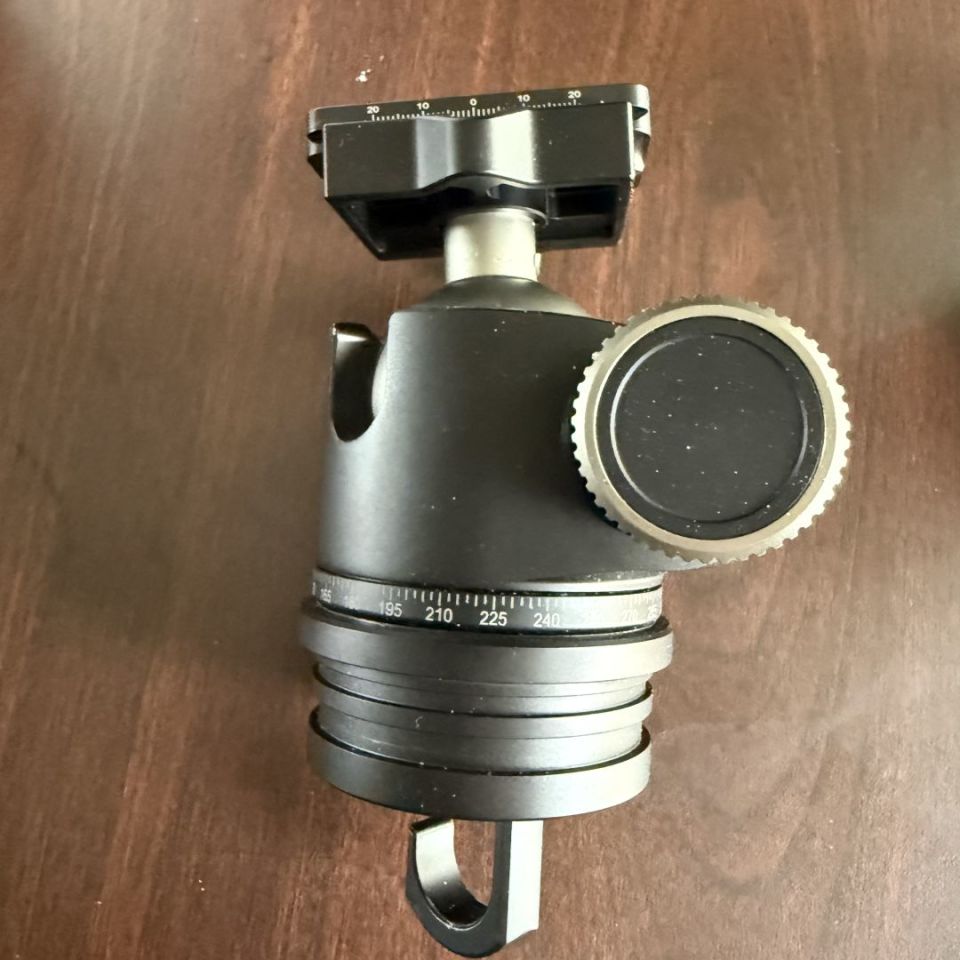 Image 2 - Vortex Radian ballhead