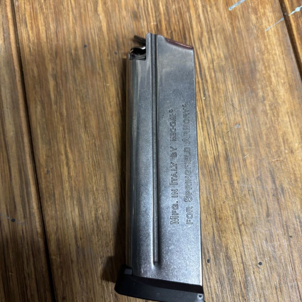 Image 2 - EMP 40 Magazine