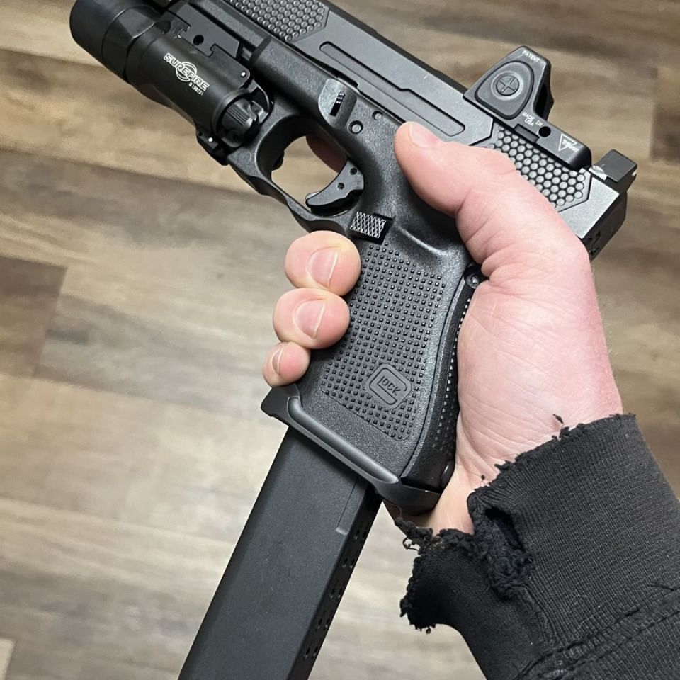 Image 1 - Glock 19 TRADES?????