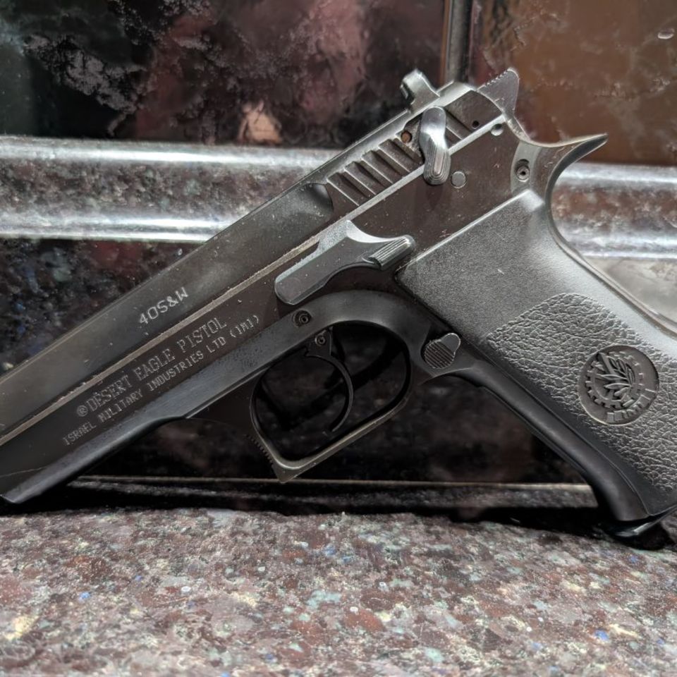 Image 3 - Iwi Desert Eagle .40cal