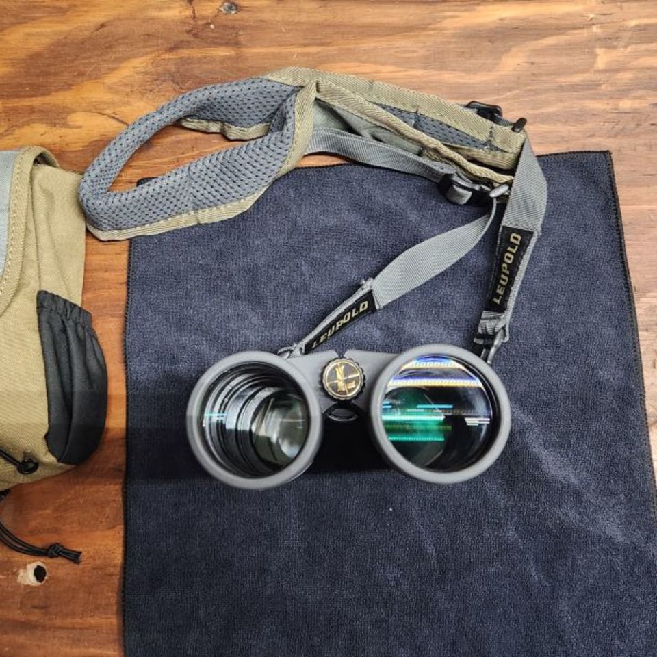 Image 2 - Leupold Binoculars 