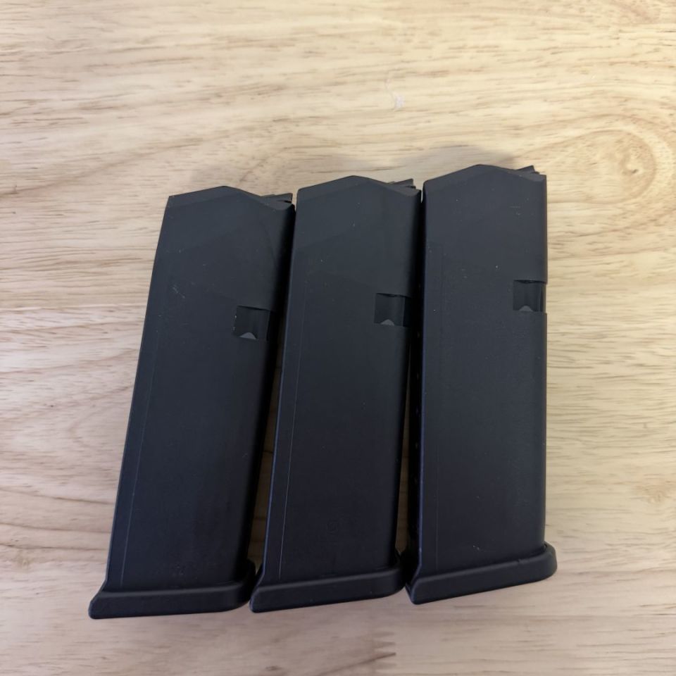Image 1 - Glock 19 Mags 15rd Gen 4