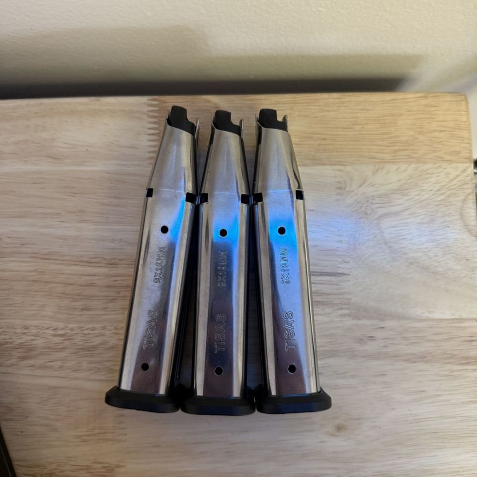 Image 2 - Tisas Checkmate 2011 Mags 17rd