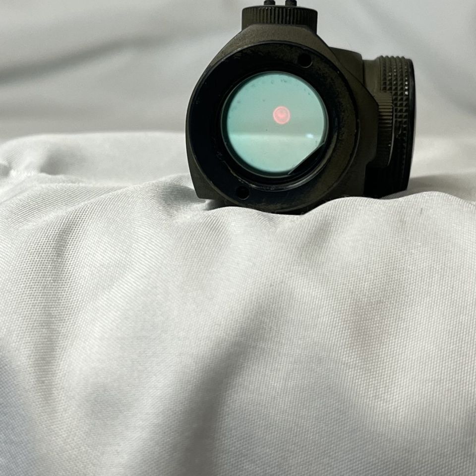 Image 3 - Aimpoint H1 2 MOA damaged