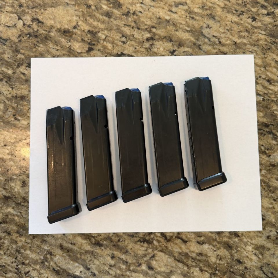 Image 1 - 5x PDP mags with TF basepad