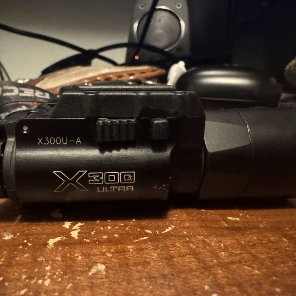 Image 2 - Surefire X300u-a 1000 lumen