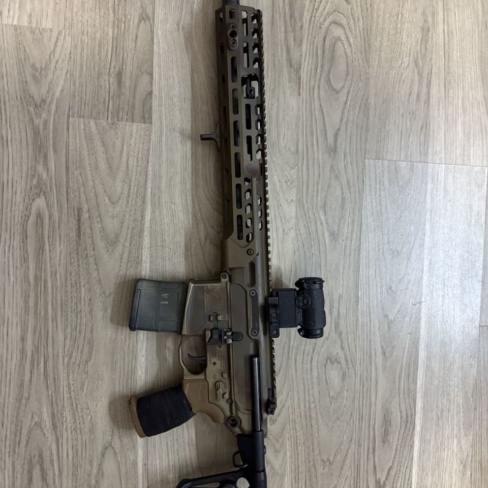 Image 1 - 13.7 spear Lt upper 