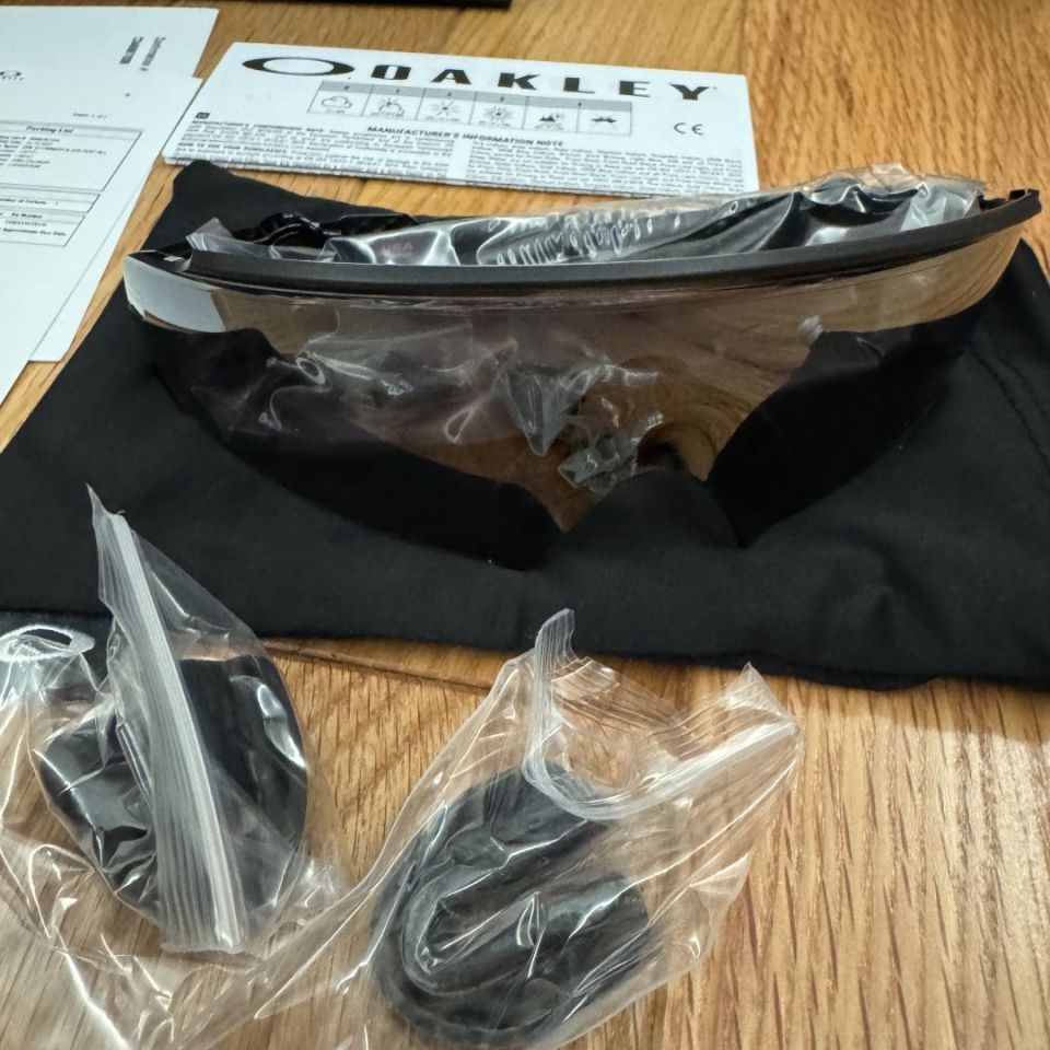 Image 2 - Oakley Kato X