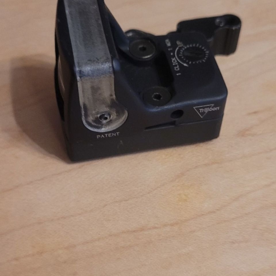 Image 3 - Trijicon RMR09 on Larue QD mou