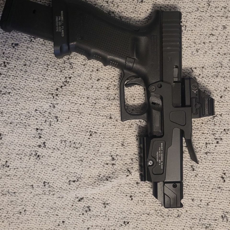 Image 2 - Glock 17.4 larp edition.