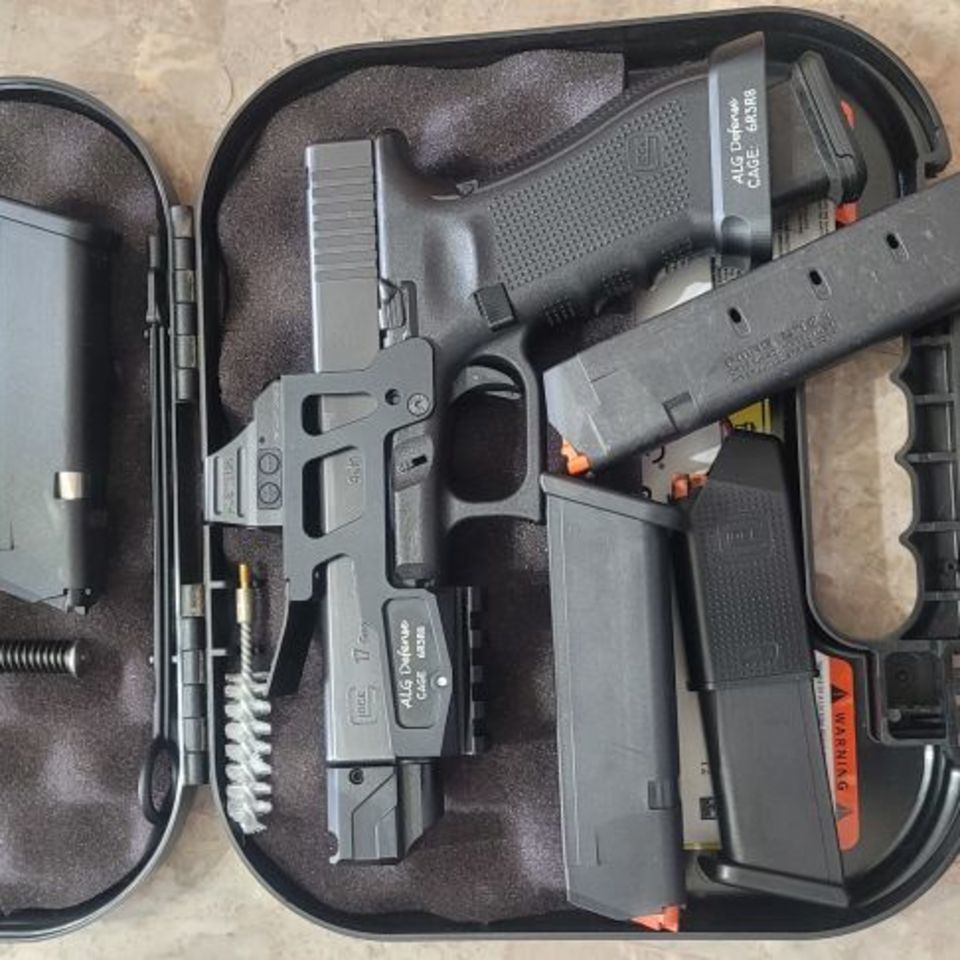 Image 1 - Glock 17.4 larp edition.