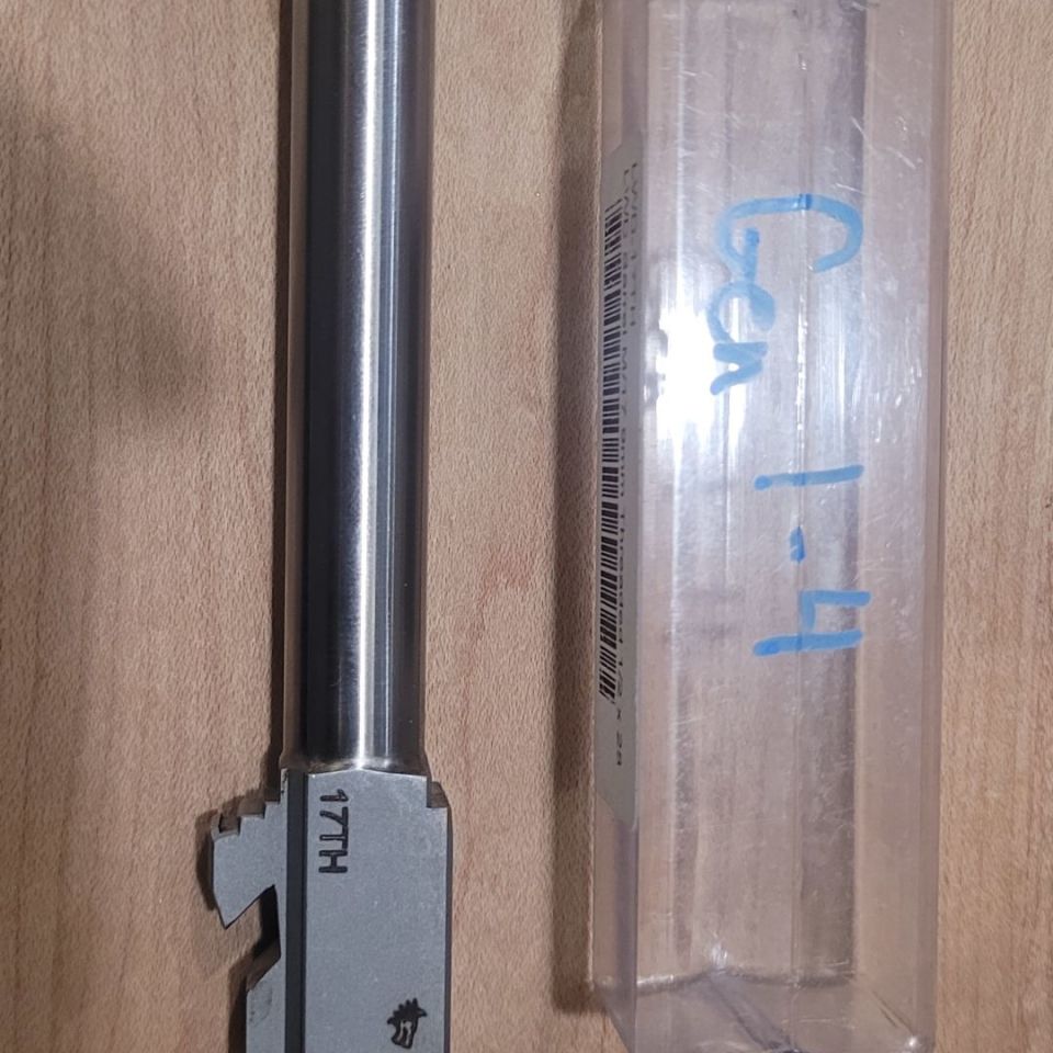 Image 1 - Price drop LW Glock 17 gen 1-4 threaded 