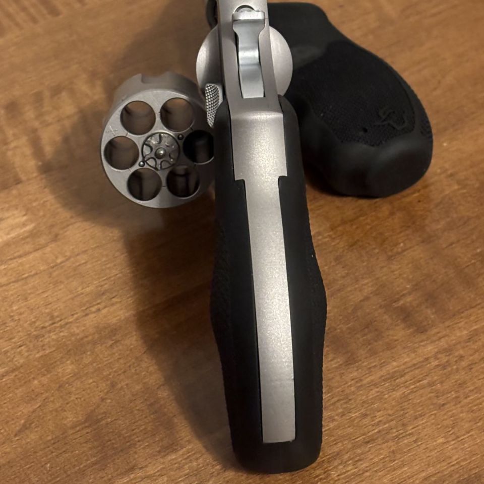 Image 2 - Taurus 856