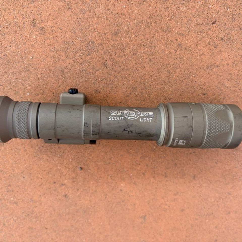 Image 2 - Surefire M640 Vampire