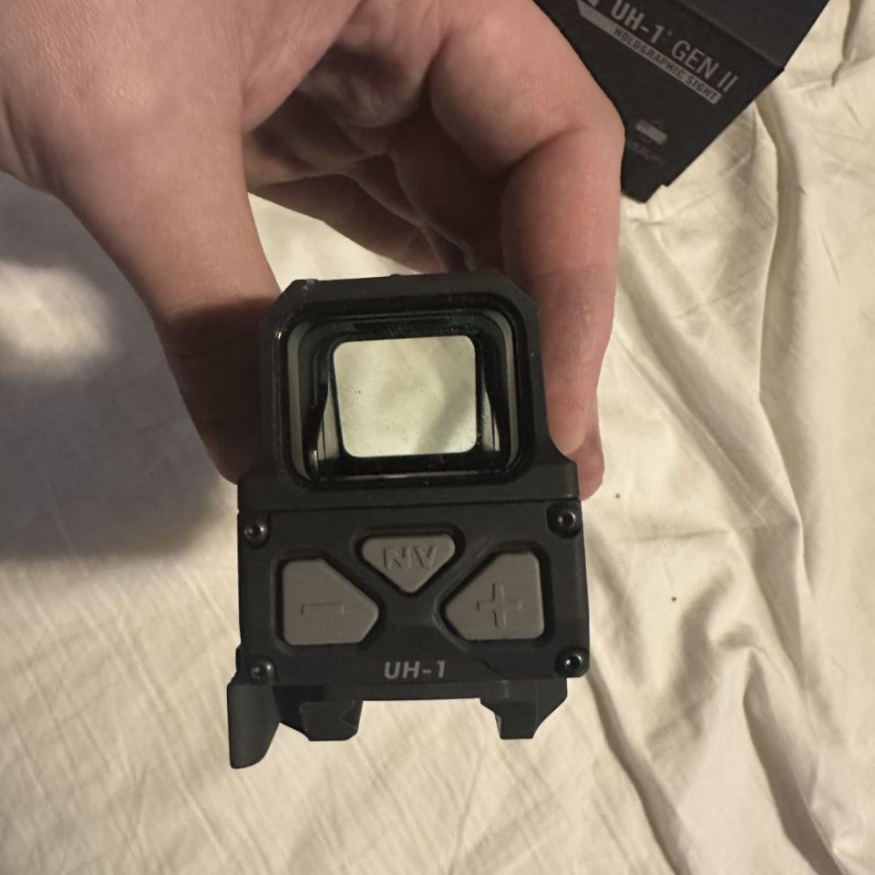 Image 2 - UHG 1 Vortex Holo/Magnifier 