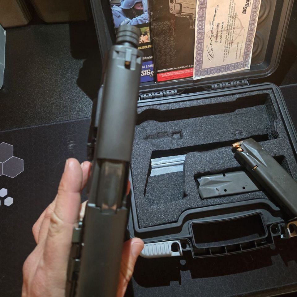 Image 3 - Sig MK25 with threaded barrel 