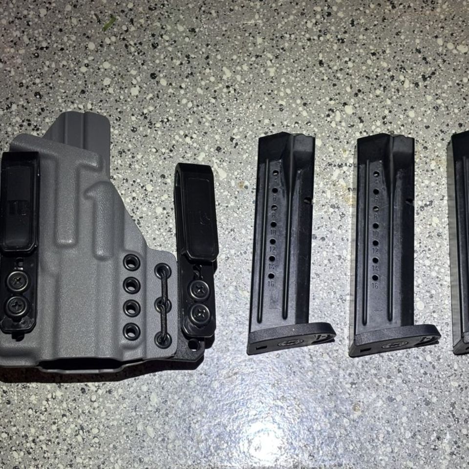 Image 2 - M&P Carry Comp Metal 
