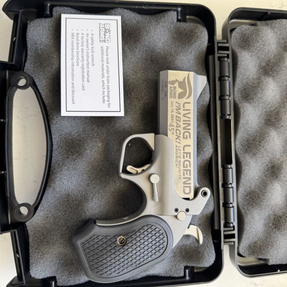 Image 2 - Bond Arms DT47 Trump 45/410