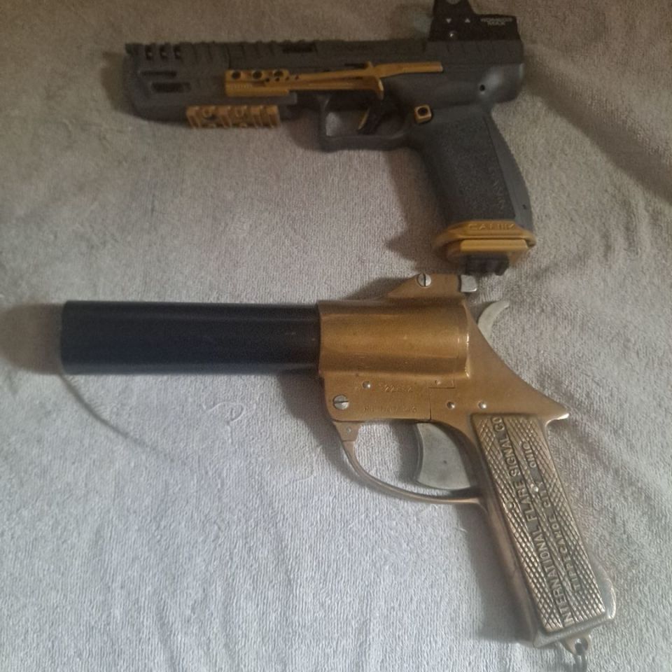 Image 3 - 37mm flare launcher