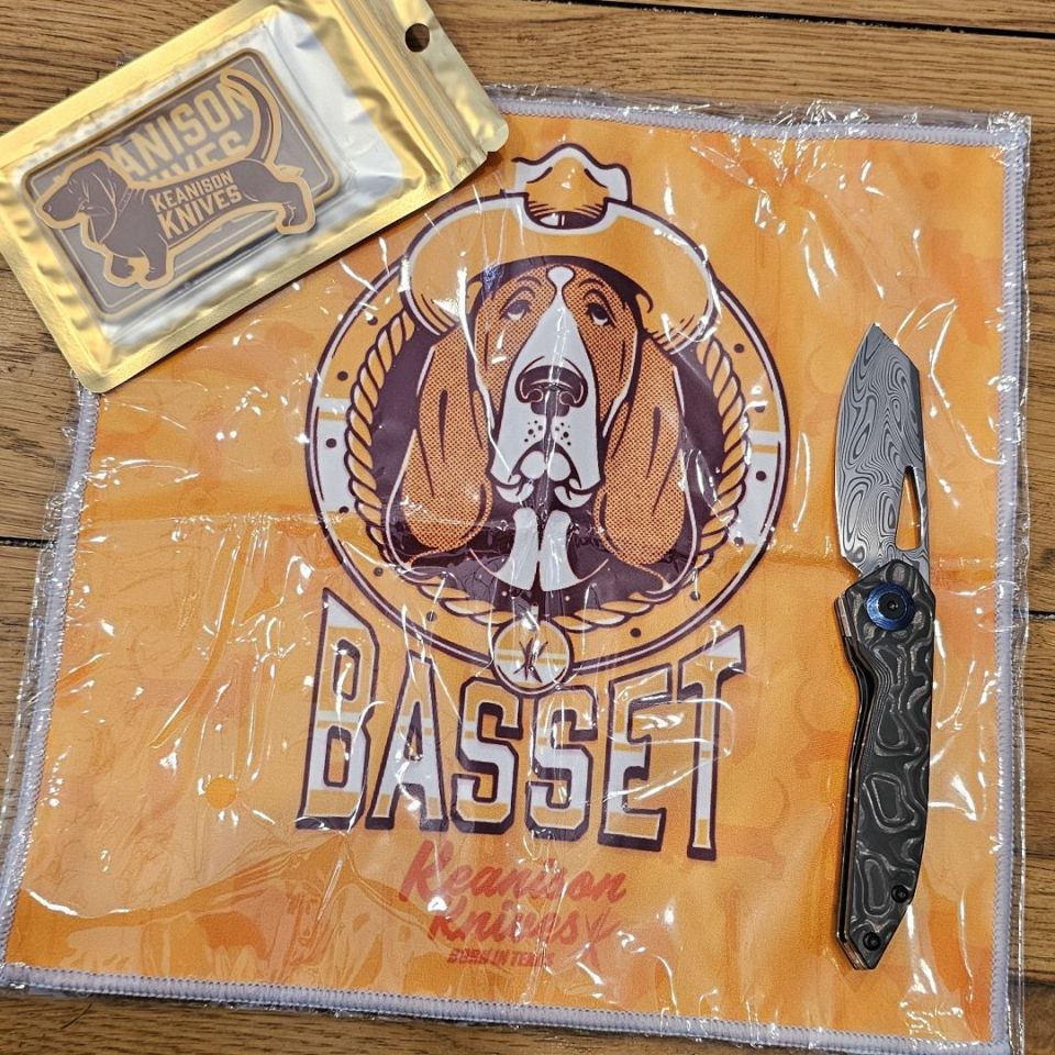 Image 4 - Keanison Basset Hound