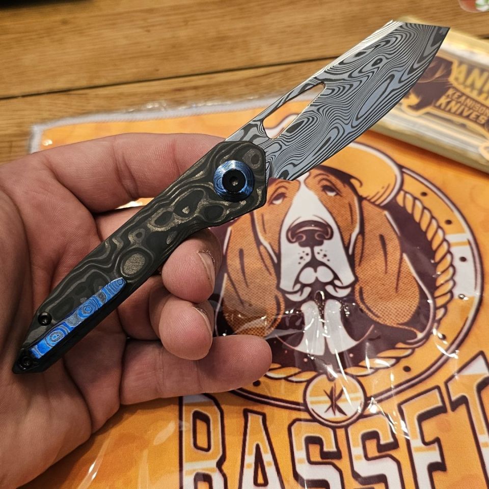 Image 2 - Keanison Basset Hound