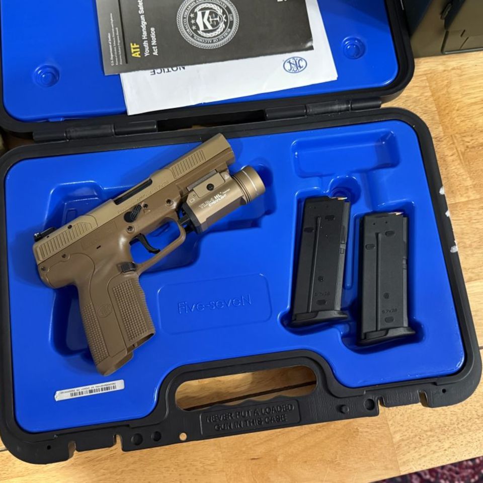 Image 2 - FN five Seven MK2 + Extras