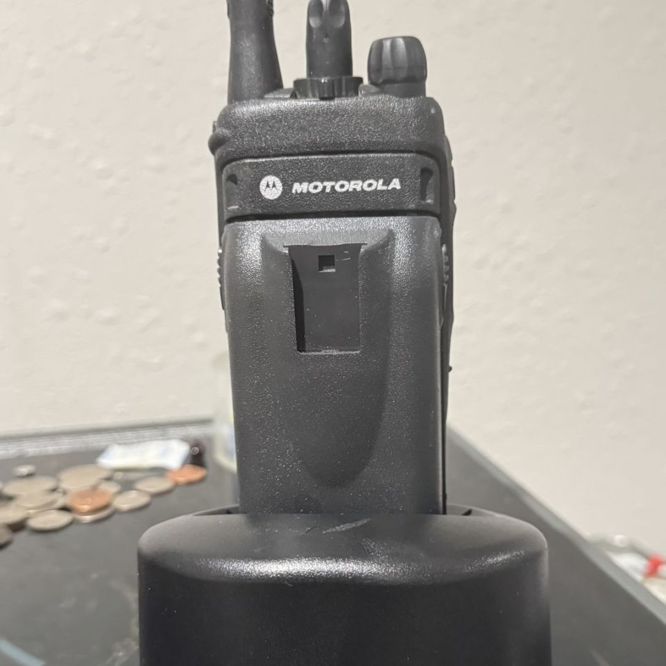 Image 4 - MOTOROLA XTS2500 UHFIII