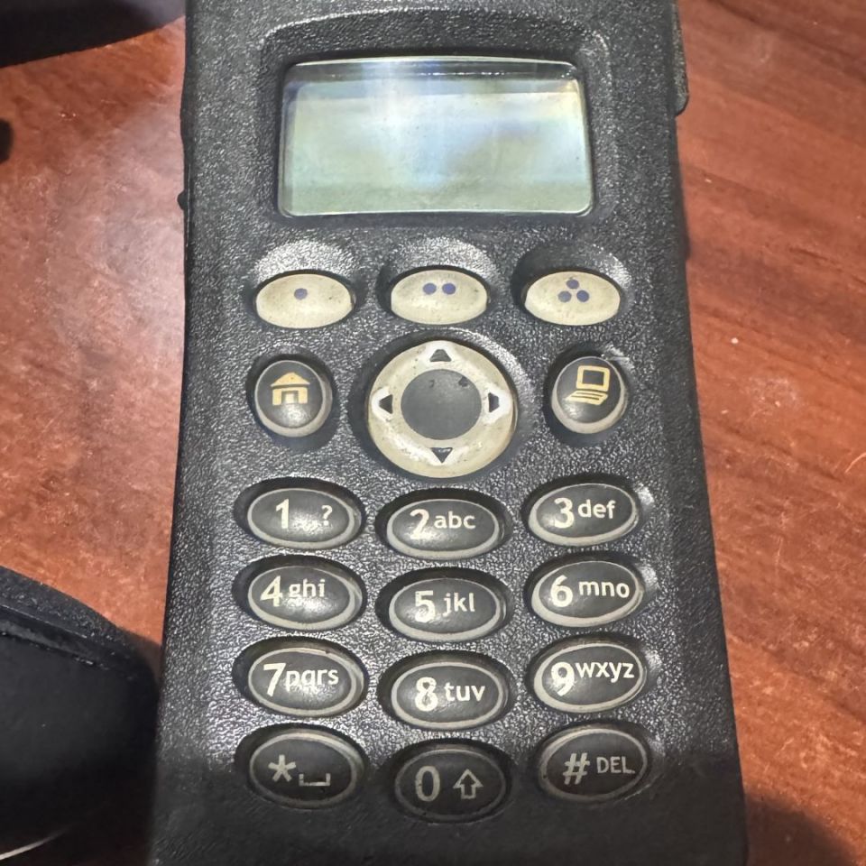 Image 2 - MOTOROLA XTS2500 UHFIII