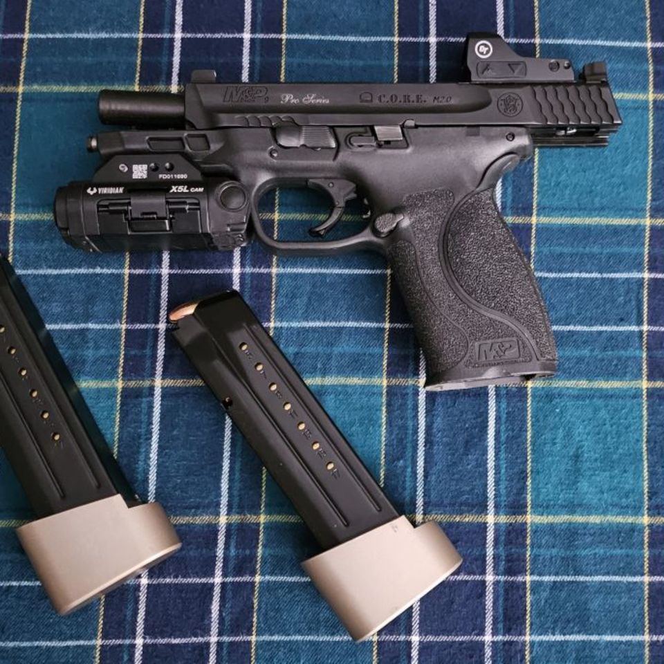 Image 2 - S&W M&P 9 Pro Series 