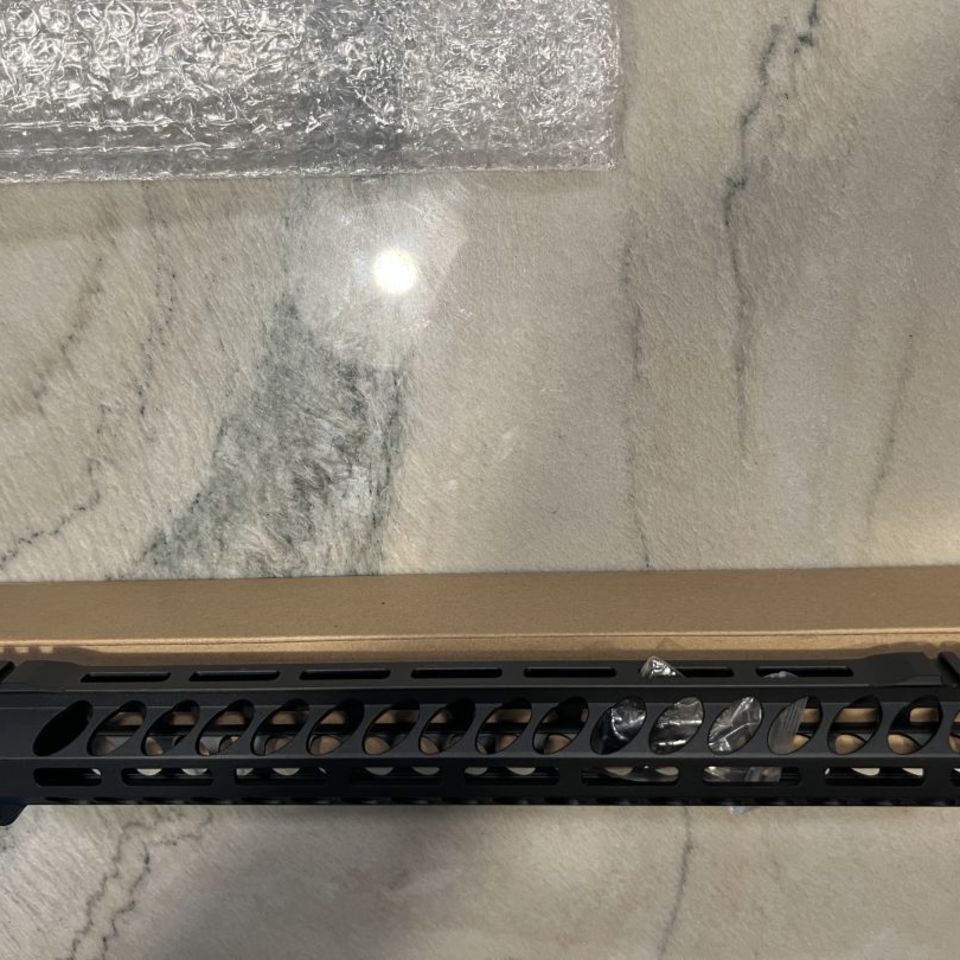 Image 1 - 17" AR15 Freefloat MLOK Handguard AR-15 M-LOK Rail Steel Barrel Nut